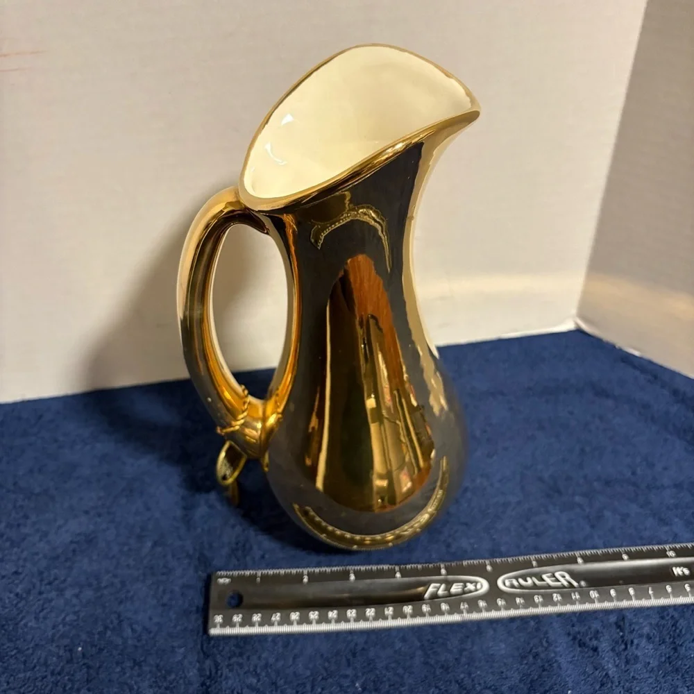 Vintage Royal Haeger Art Pottery 22K Gold Vase Ewer Prestige w/ Original Tag 10”